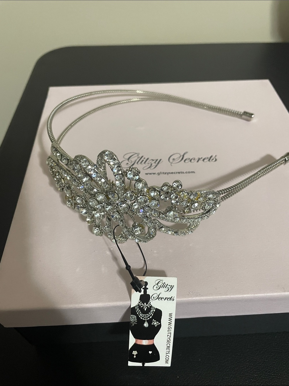 Nwt’s Glitzy Secrets Silver Tone Crystal Headband